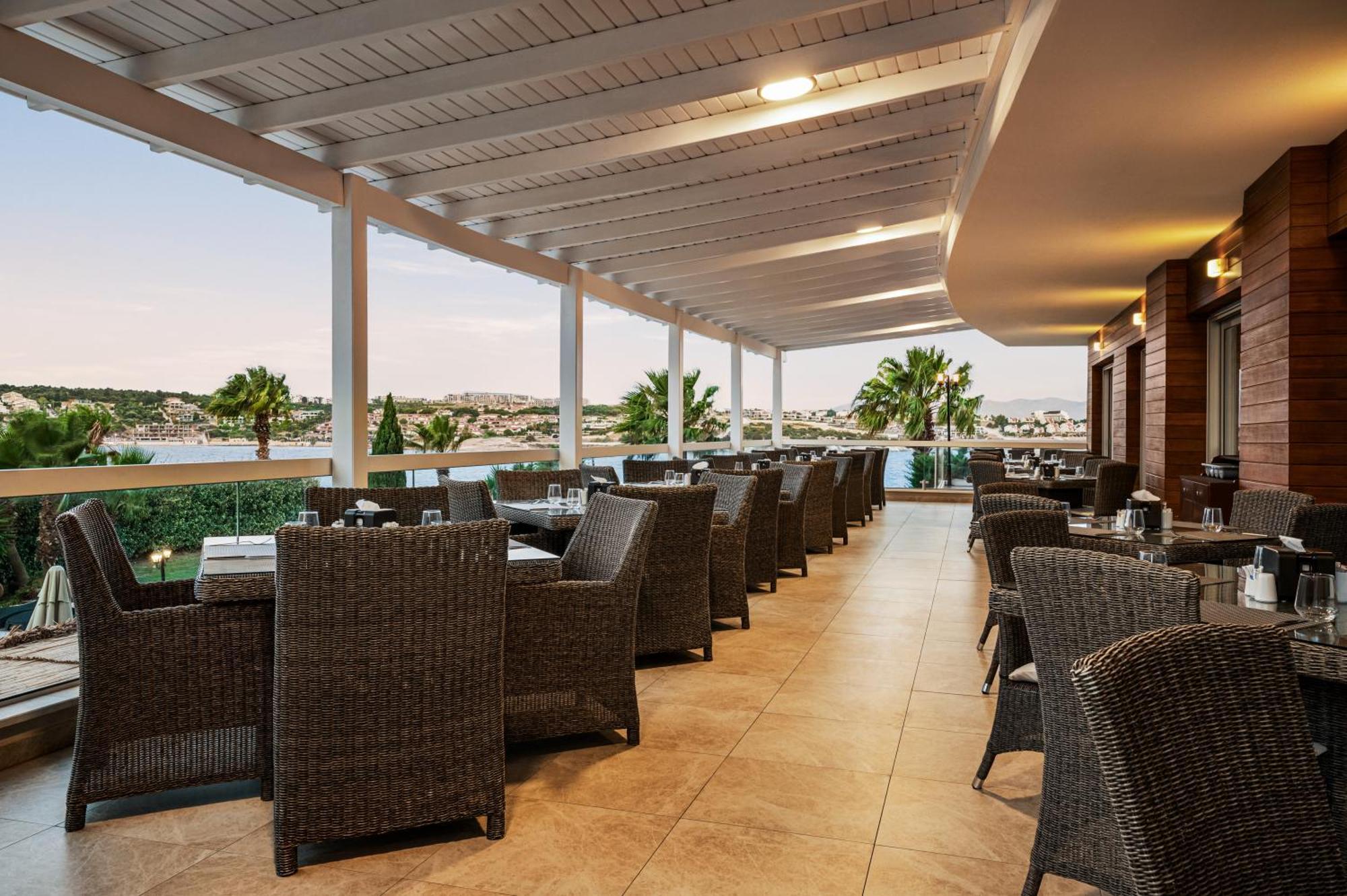 La Quinta By Wyndham Cesme Hotel Izmir Bagian luar foto