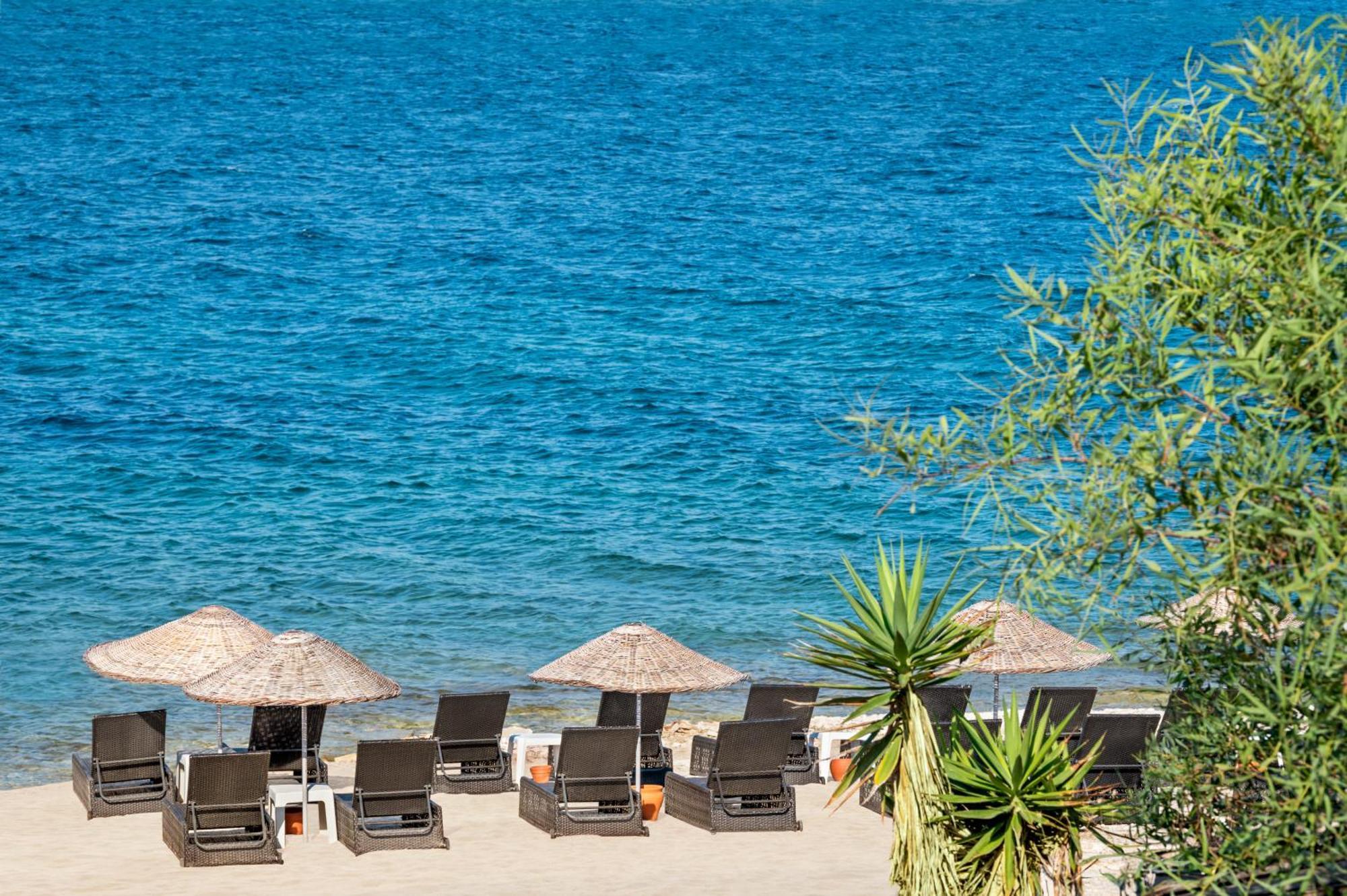 La Quinta By Wyndham Cesme Hotel Izmir Bagian luar foto