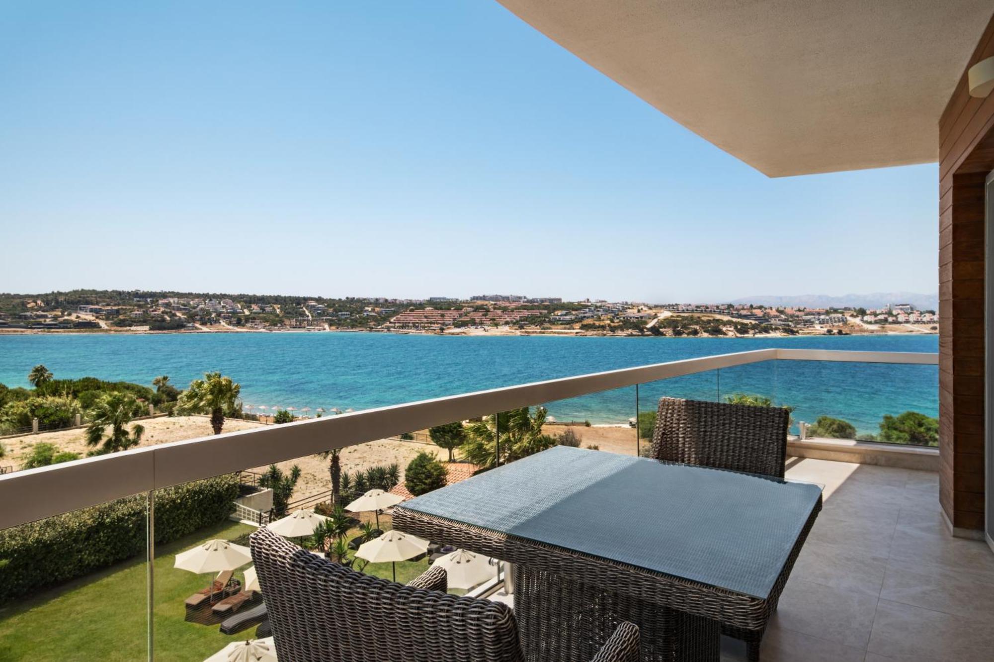 La Quinta By Wyndham Cesme Hotel Izmir Bagian luar foto